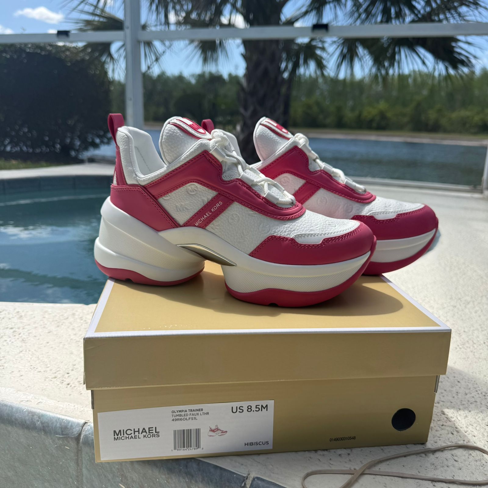 007 Zapatillas modelo olimpia talla 38.5 (25 cms) color fucsia