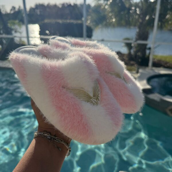 Pantuflas Victoria’s Secret – Suavidad y Estilo para tus Momentos de Relax